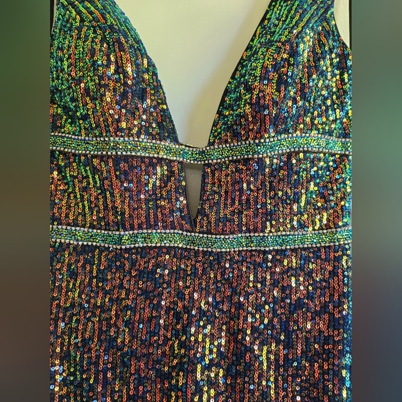 Mac Duggal, Mini Sequined Dress with Plunging Neckline, Black Multi, Size 4, NWT - Picture 9 of 13